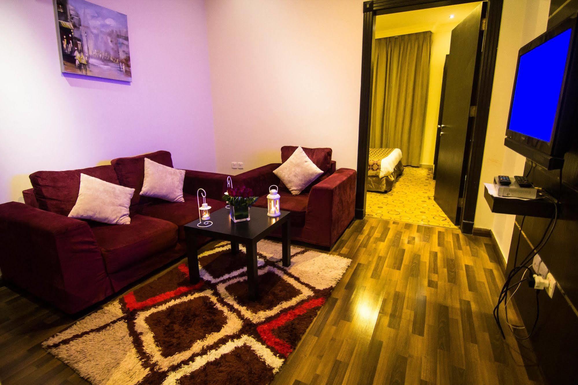 Al Makan Suites 101 By Al Azmy Riaad Buitenkant foto